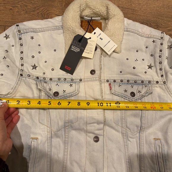 Levi's  Exboyfriend Sherpa Trucker Women Jackett(S) - Picture 2 of 12
